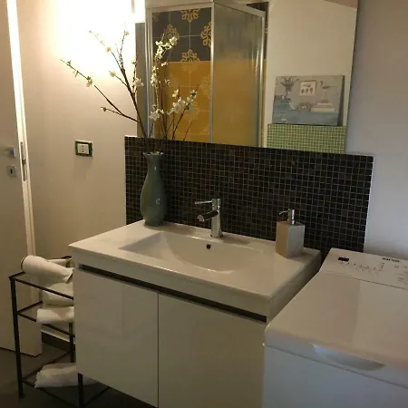 Luna House La Spezia